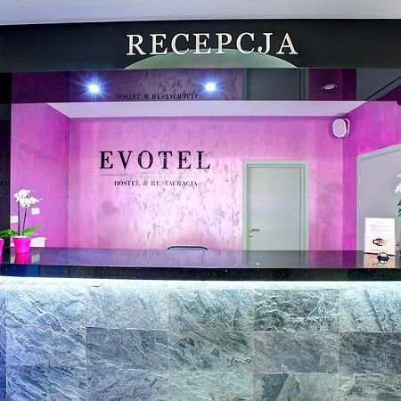 Hostel Evotel Zielonka  Kültér fotó
