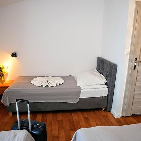 Hostel Evotel Zielonka  Kültér fotó