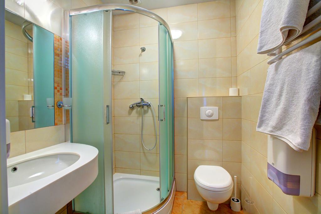 Hostel Evotel Zielonka  Kültér fotó
