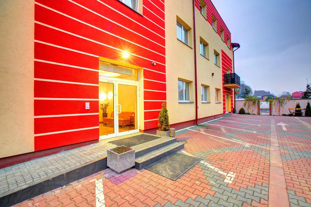 Hostel Evotel Zielonka  Kültér fotó