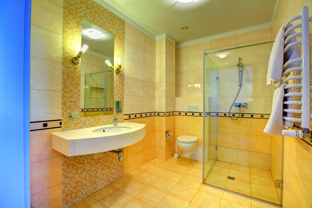 Hostel Evotel Zielonka  Kültér fotó