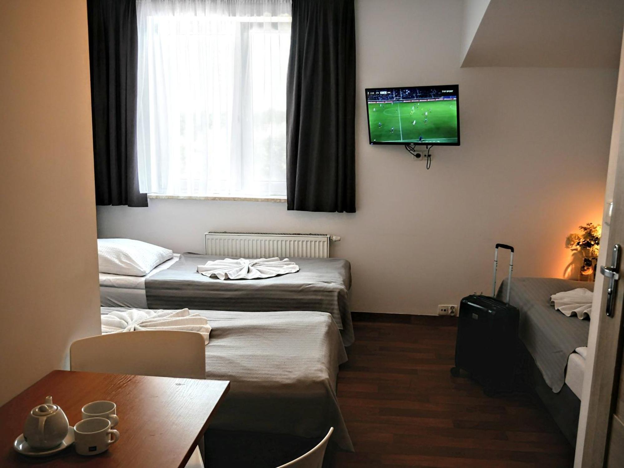 Hostel Evotel Zielonka  Kültér fotó