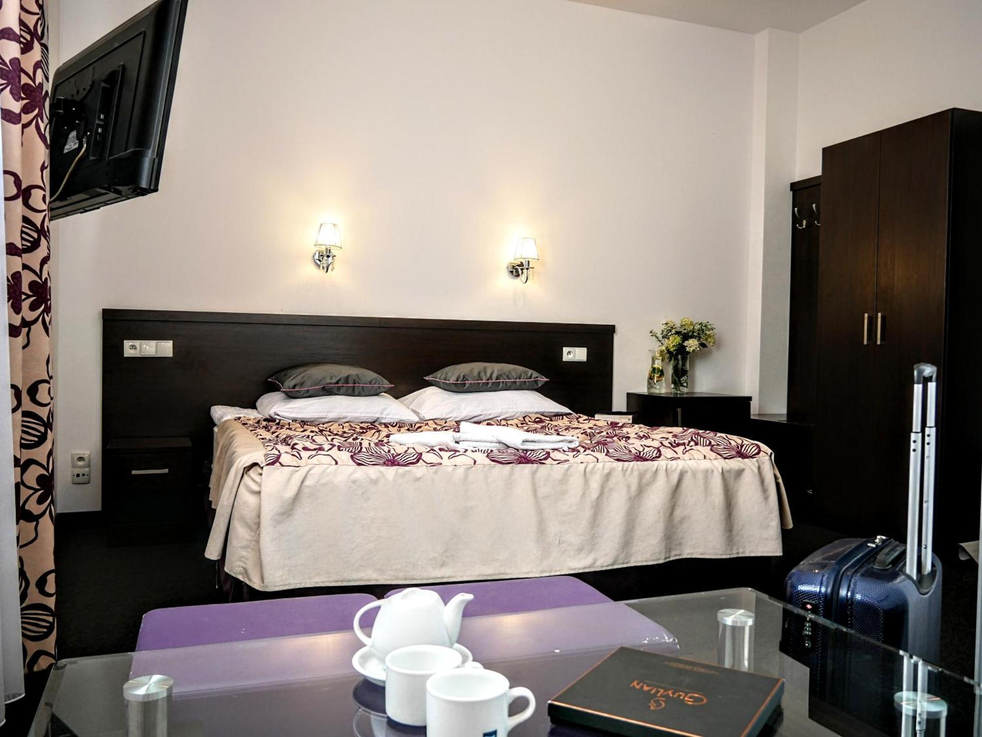 Hostel Evotel Zielonka  Kültér fotó