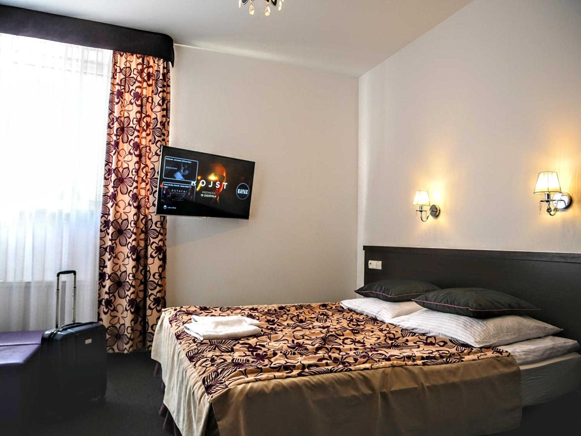 Hostel Evotel Zielonka  Kültér fotó