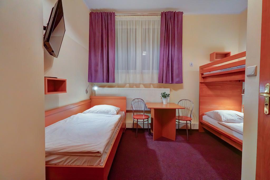 Hostel Evotel Zielonka  Kültér fotó