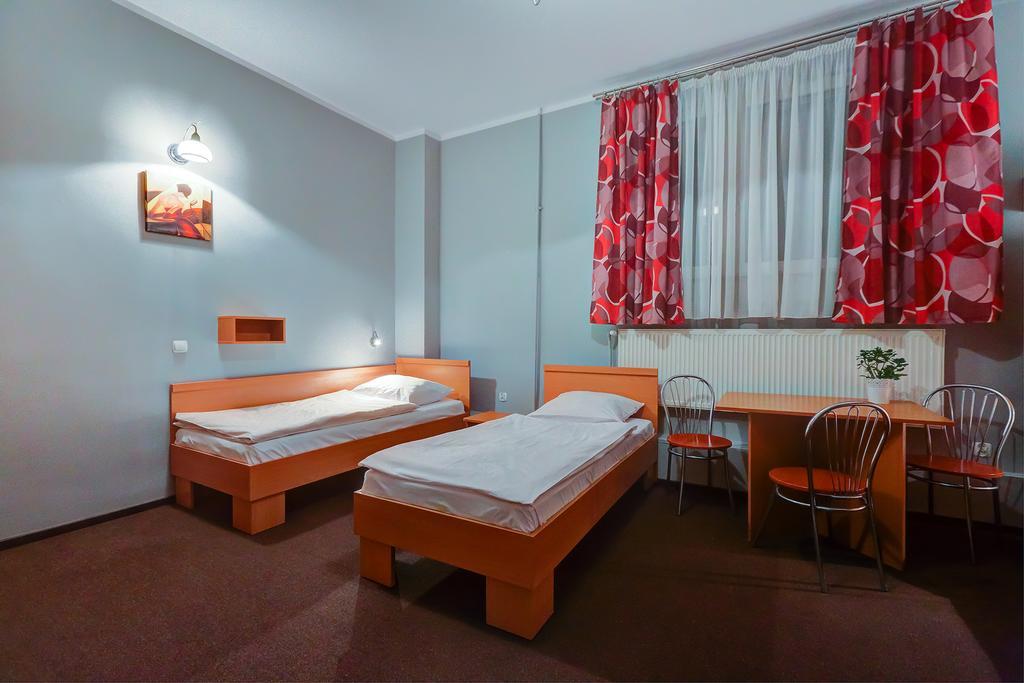 Hostel Evotel Zielonka  Kültér fotó